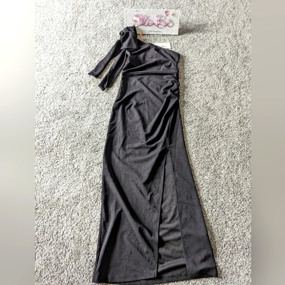 pretty garden Dresses & Skirts - NWT Pretty Garden One Shoulder Bow Detail Dress Formal S